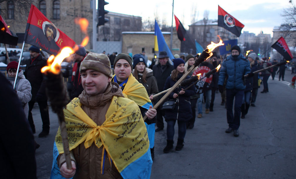 Яскравий фоторепортаж зі вшанування Дня пам'яті Героїв Крут в Києві