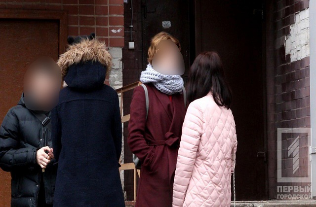 В Кривом Роге полиция разоблачила "гнездо разврата" с 15-летними порнозвездами