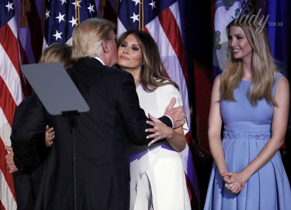 Первая леди Америки пришла на выступление Трампа в стильном комбинезоне