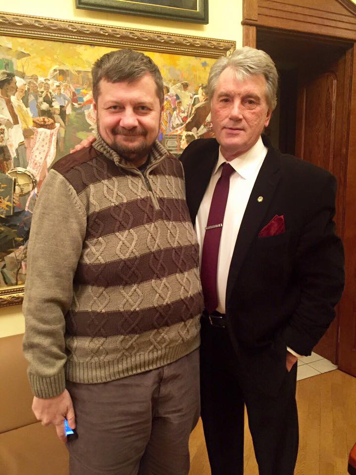 &quot;Жу-жу-жу&quot;: радикал Мосійчук в образі &quot;шаленої бджілки&quot; розсмішив мережу