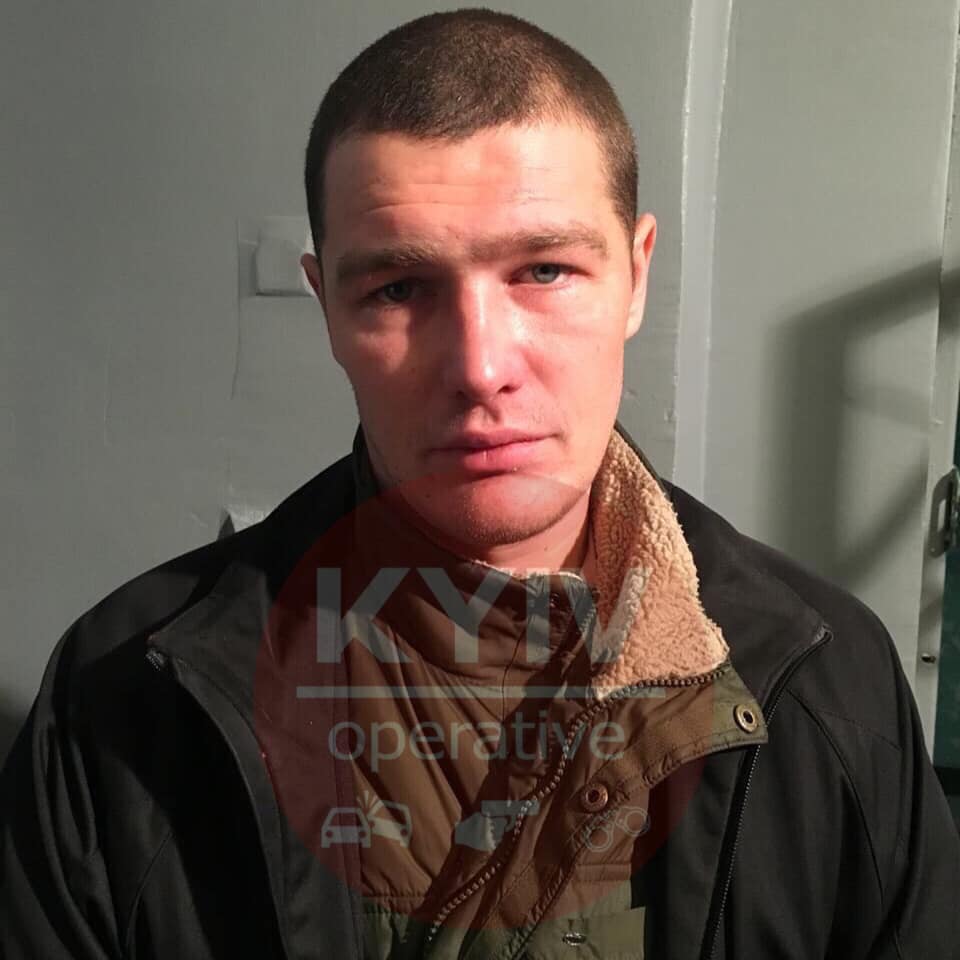 &quot;Оставлял свой номерок&quot;: в Киеве мужчина снимал с авто зеркала и требовал выкуп