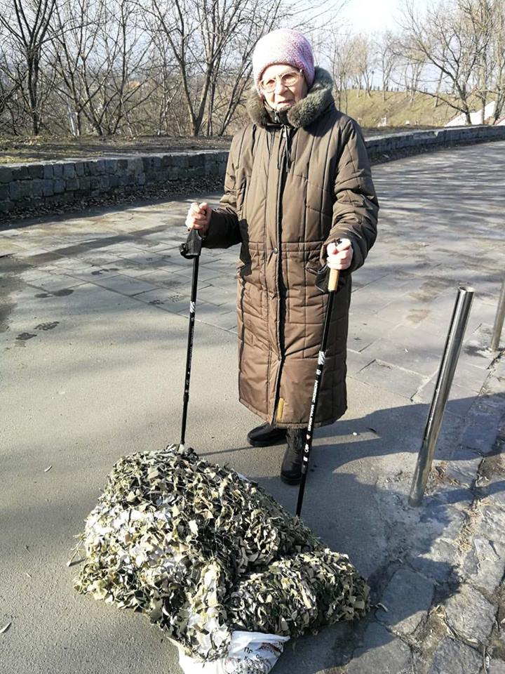 Низкий поклон: 84-летняя волонтер поразила украинцев