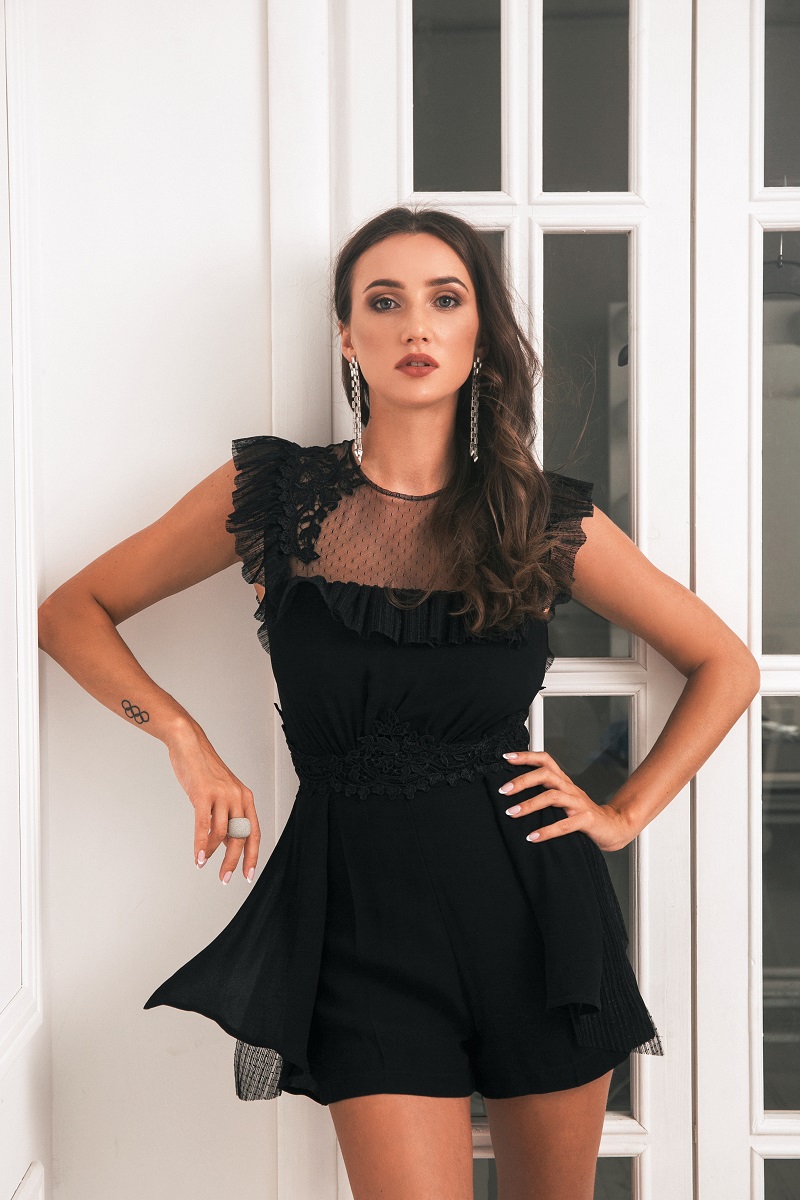 Гімнастка Ганна Різатдінова показала розкішні форми у стильній fashion-зйомці