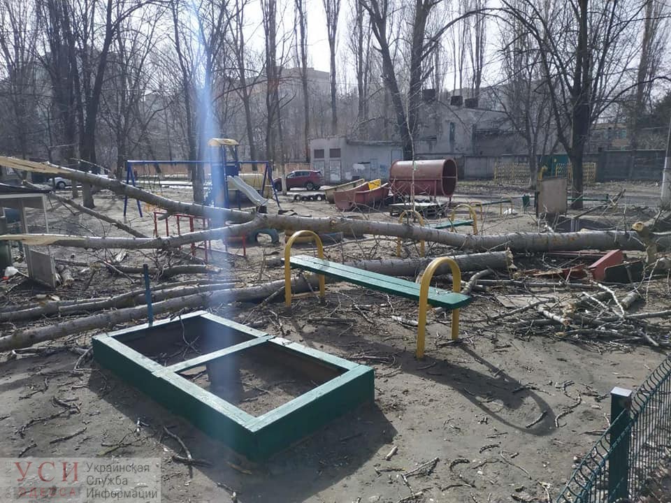 Разрушительный ураган в Украине: непогода наделала беды во многих регионах