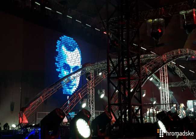 &quot;Требуем, чтобы они были немедленно освобождены&quot;: Вакарчук посвятил Сенцову песню на концерте