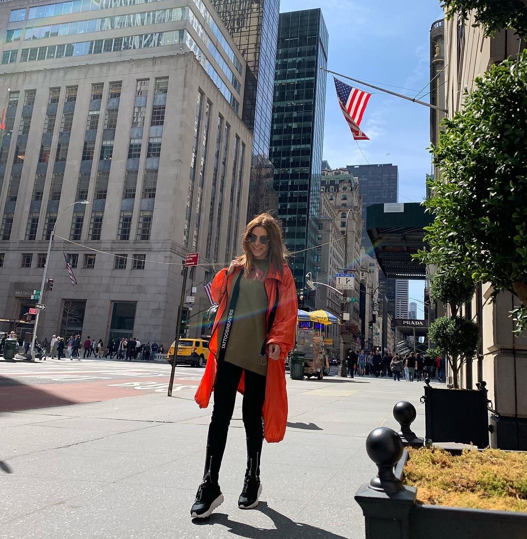 Ані Лорак терміново покинула Росію: що сталося