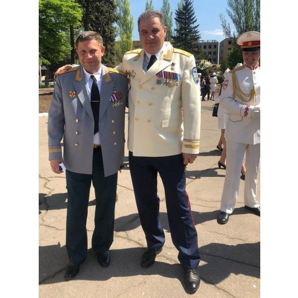 Главари "ДНР" в парадной форме рассмешили сеть (фото)