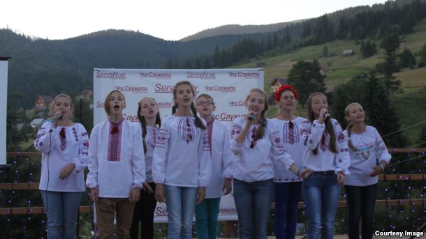 Крымчане устроили лагерь в Карпатах для сирот и детей украинских бойцов