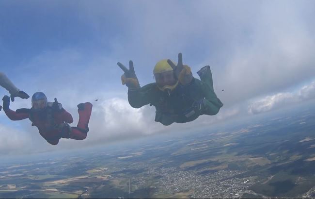 Украинские парашютисты установили удивительный национальный рекорд