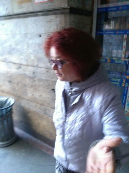 "Не любит Украину": житель Киева пожаловался на пенсионерку, которая нагло курила в переходе