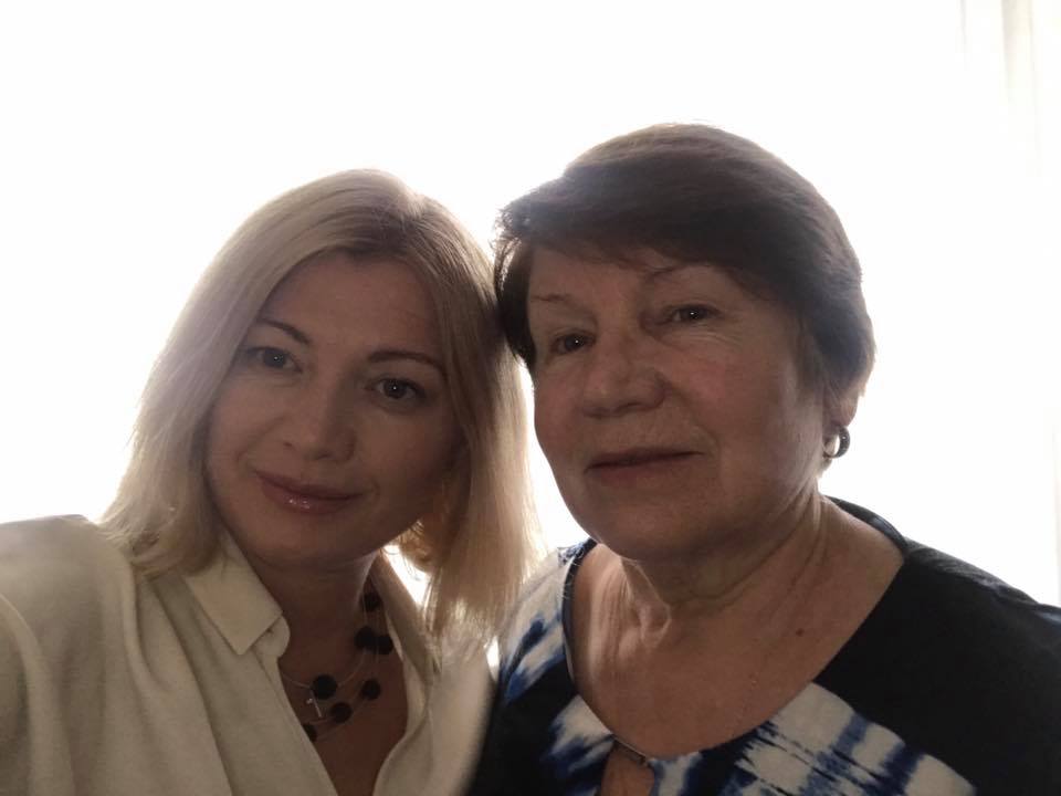 Сльози на очах: українські політики зворушливо привітали з Днем матері