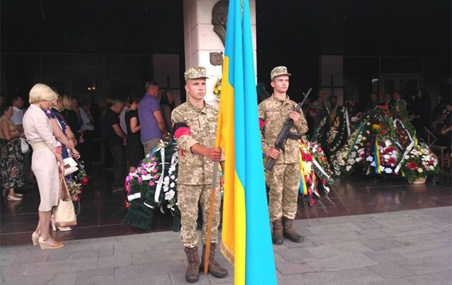 На Закарпатье прощаются с погибшими на Ровенском полигоне бойцами (фото, видео)