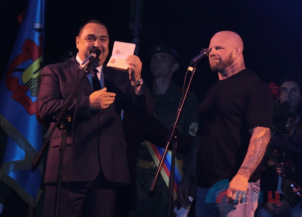 Скандальний американський боєць отримав паспорт &quot;ЛНР&quot;