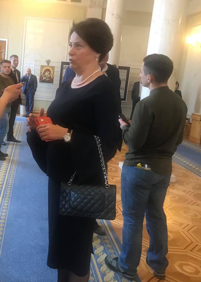 Народний депутат в Раді "вигуляла" сумку за 120 тисяч гривень