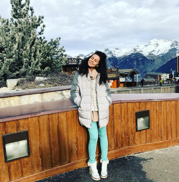 Настя Каменских без макияжа показала "лучший отдых" в Куршевеле