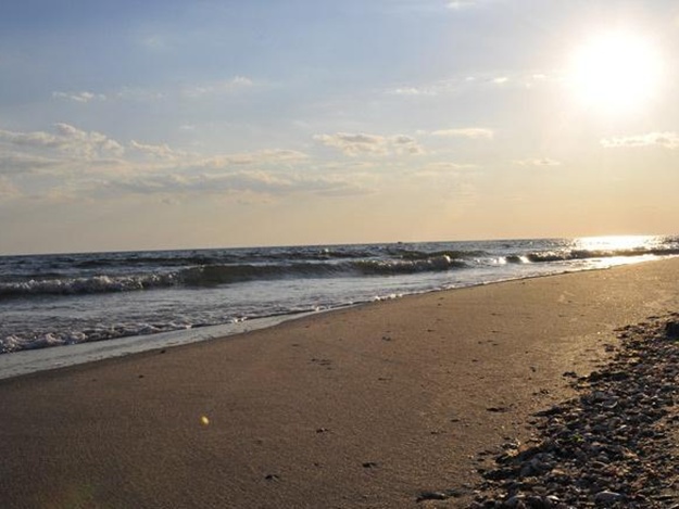 На відомому українському курорті стало небезпечно купатися в морі