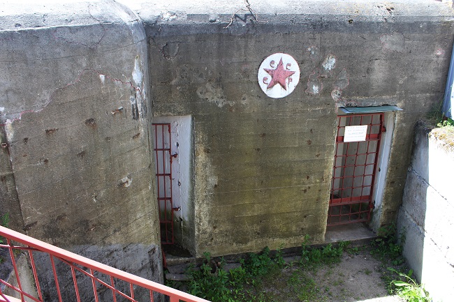 Вхід у 180-й ДОТ