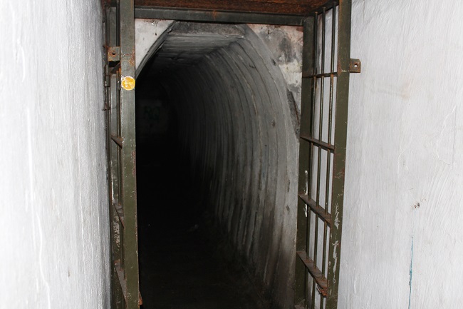 Спускаючись в тунелі Доту, обов'язково візьміть з собою ліхтарик