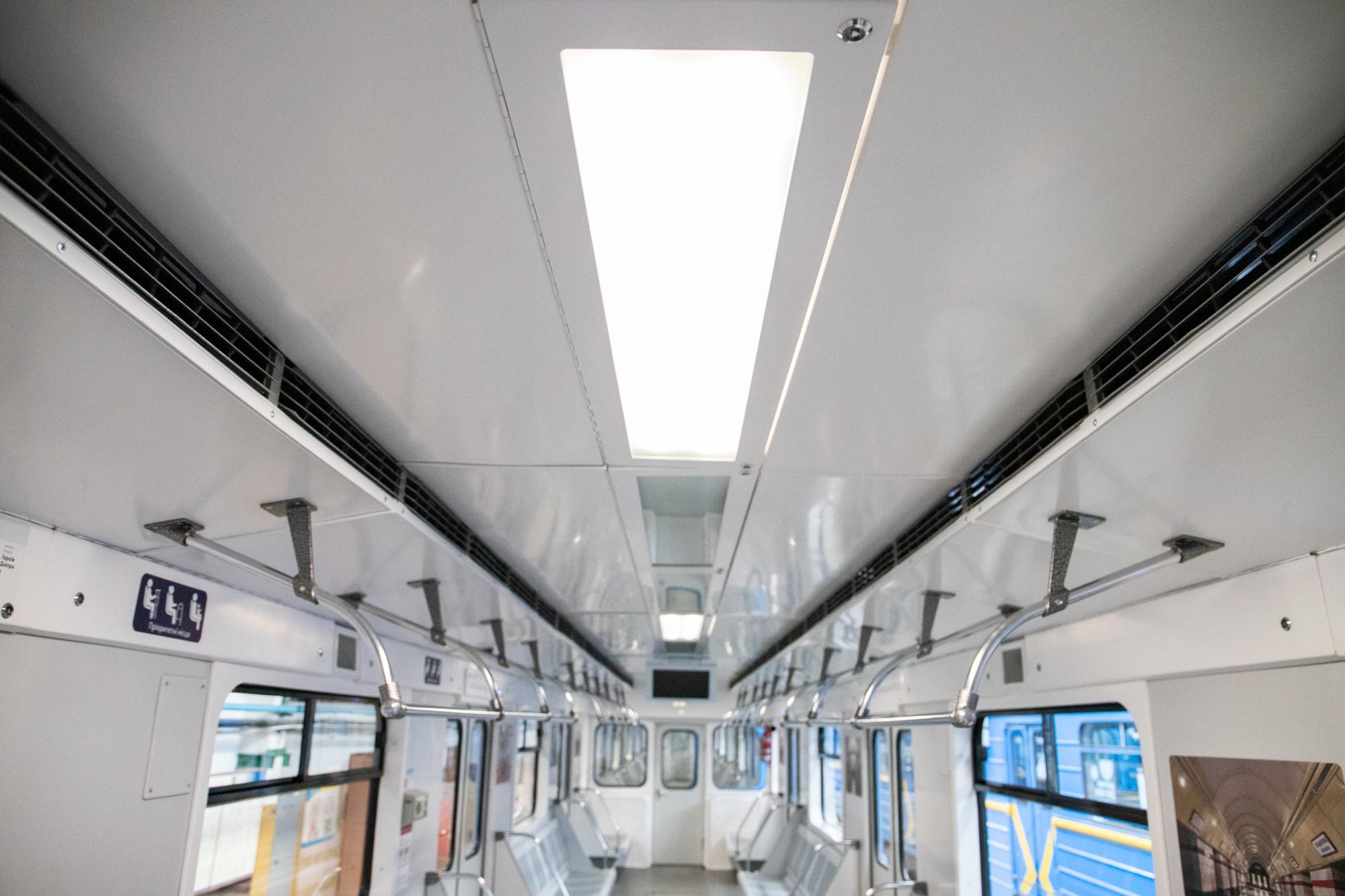 Киянам показали новий поїзд, який невдовзі з'явиться в метро