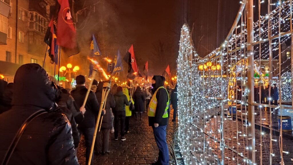 У містах України яскраво та незвично відзначили день народження Бандери: як це було