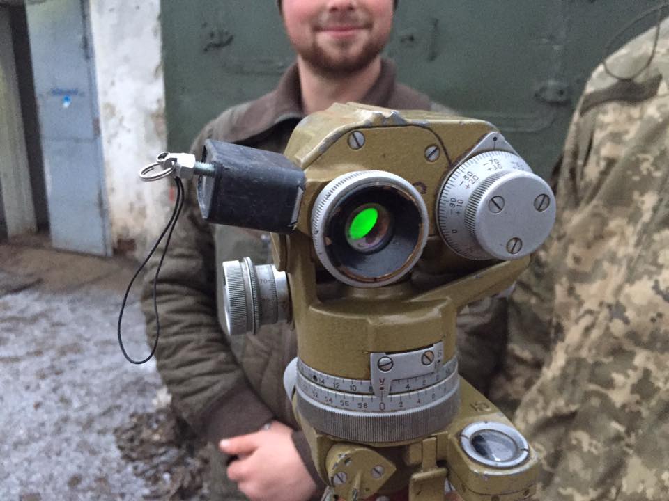 Бійці АТО отримали від волонтерів прилади, які допомагають стати &quot;невидимками&quot;