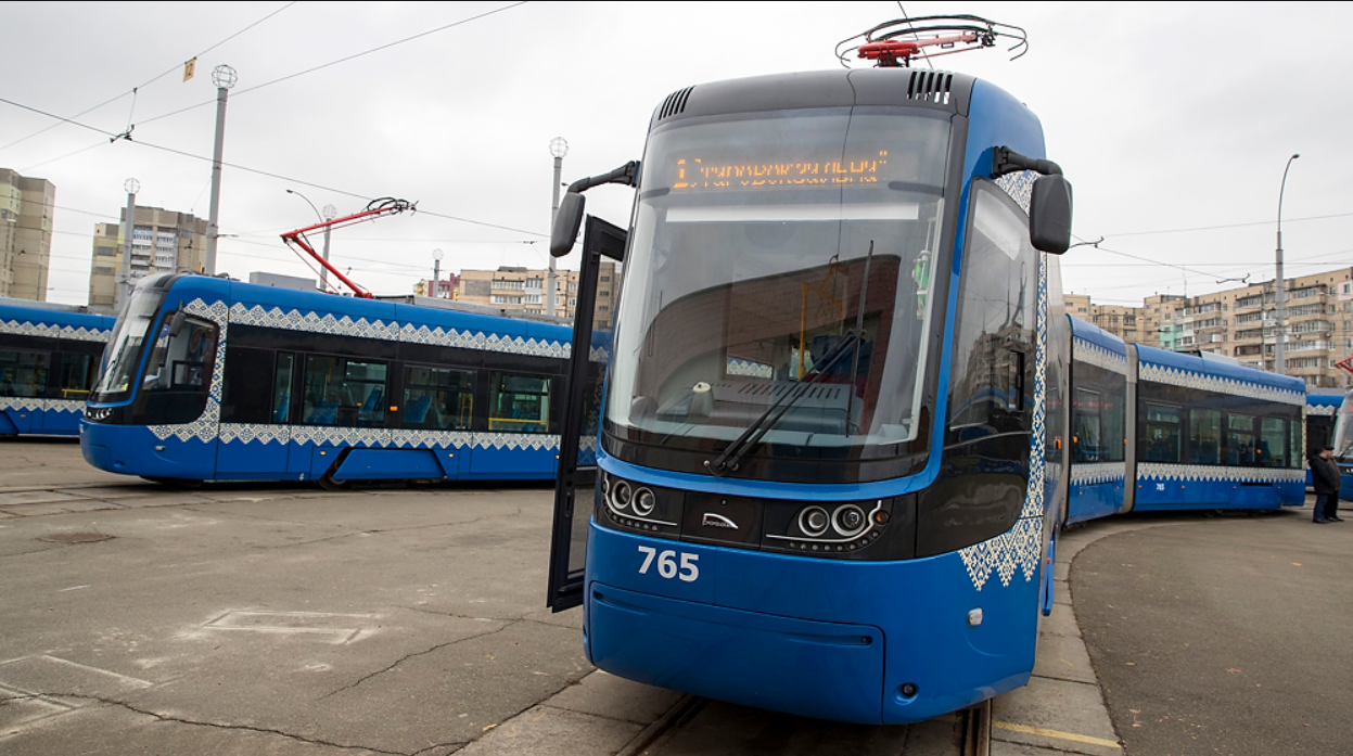 Кличко проїхався новим трамваєм PESA, партія яких надійшла до столиці наприкінці минулого року