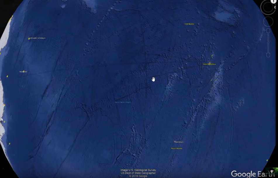 В Антарктиде обнаружены сотни загадочных тоннелей