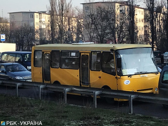 Кава, шаурма і забиті маршрутки: як Київ дотримується карантину