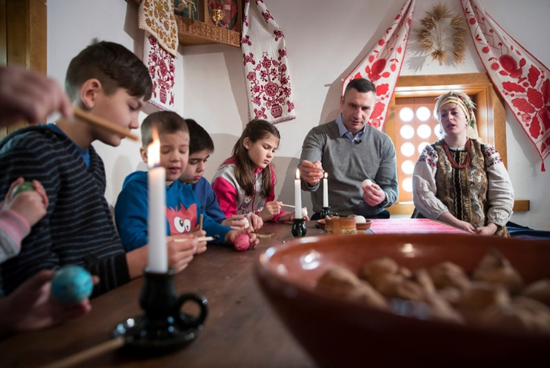 Кличко привітав українців з Великоднем