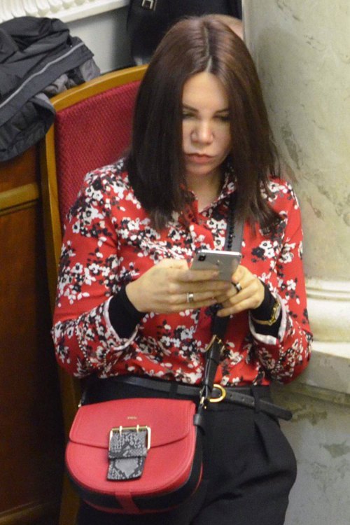 Скромность и нищета: нардепы похвастались дорогими прикидами в Раде (фото)