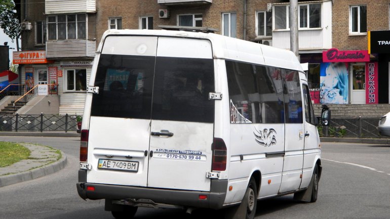 Маршрутчик перевозил пассажиров без прав: что светит горе-водителю