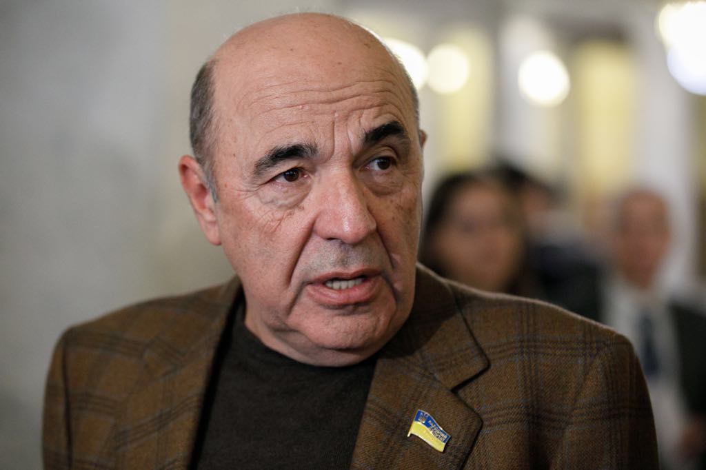 Рабінович: Україну хочуть поділити між десятьма олігархами, віддавши їм всю землю