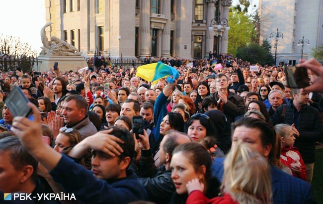 Через рік, то через рік: Порошенко чуттєво звернувся до українців (фото)