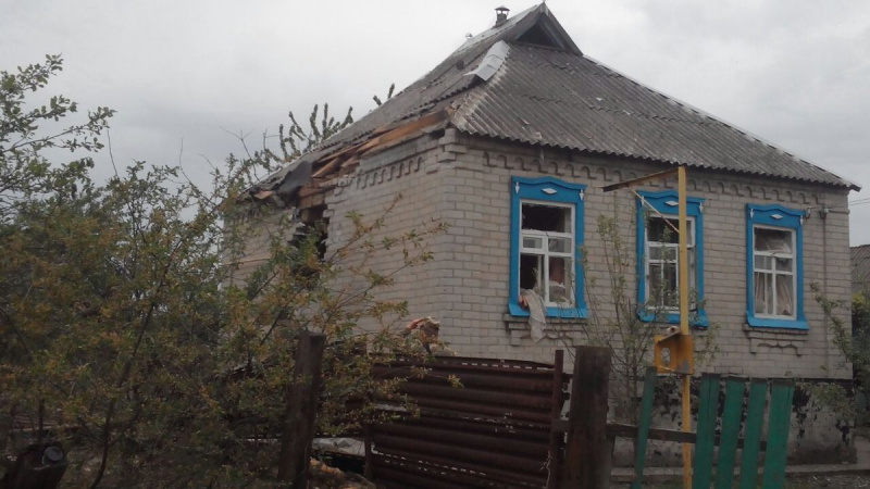 Наслідки "русского міра": з'явилися фото після чергового обстрілу бойовиками на Донбасі