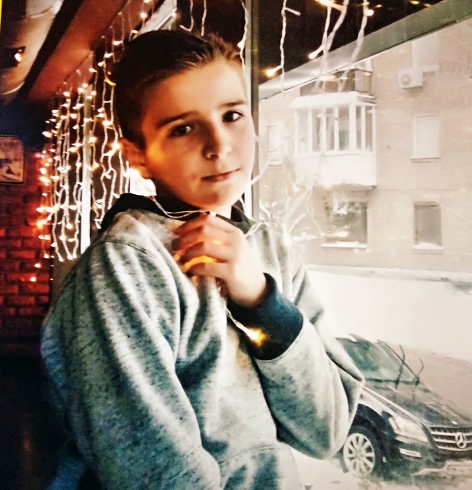 Заборонили його фотографії: нові деталі самогубства школяра