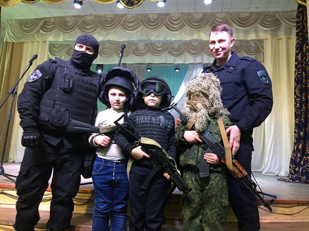 "Першим ділом пістолети": у Криму своєрідно відсвяткували День Валентина