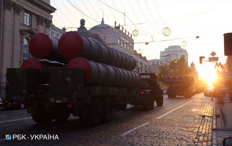 250 единиц техники и 4,5 тысячи военных: яркие фото репетиции парада ко Дню Независимости
