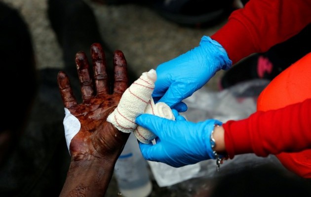 В Іспанії через колючий паркан прорвалися сотні мігрантів