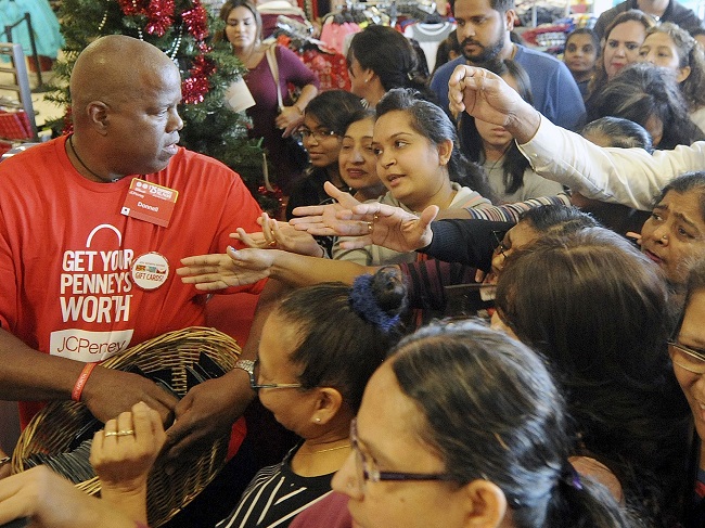 "Черная пятница" в США: как проходит сумасшедший день распродаж у американцев