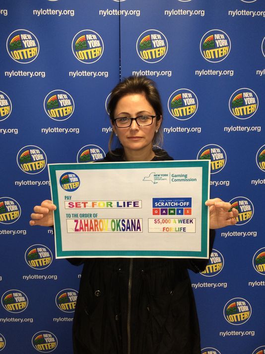 Українка випадково виграла неймовірну суму у лотерею в США