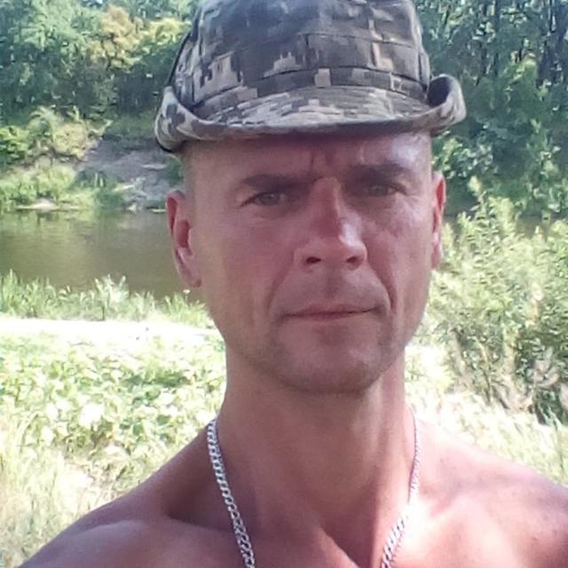 В сети рассказали о героях, которые погибли в зоне АТО в ноябре (фото)