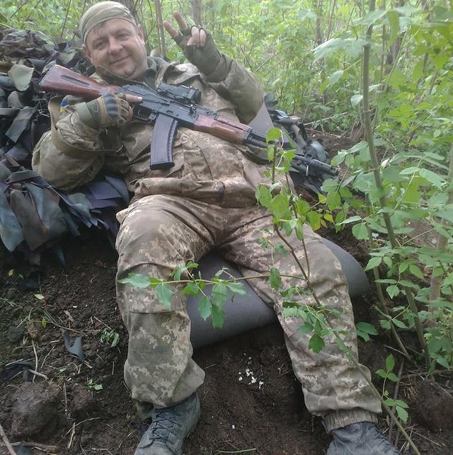 В сети рассказали о героях, которые погибли в зоне АТО в ноябре (фото)