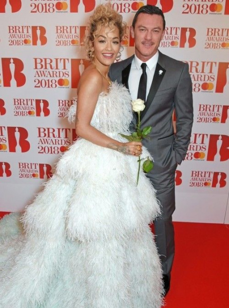 Стали известны победители Brit Awards 2018 (фото)