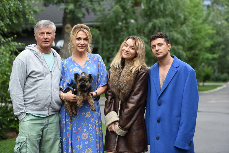 &quot;Я, ты, он, она&quot;: вышел новый тизер романтической комедии с Зеленским (видео)