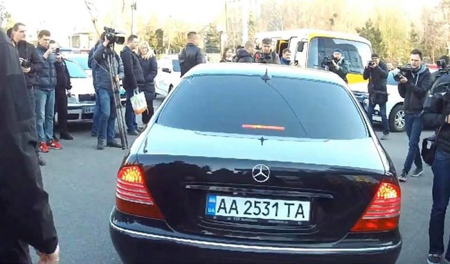 От Сузуки до Теслы: все машины Зеленского в фотографиях
