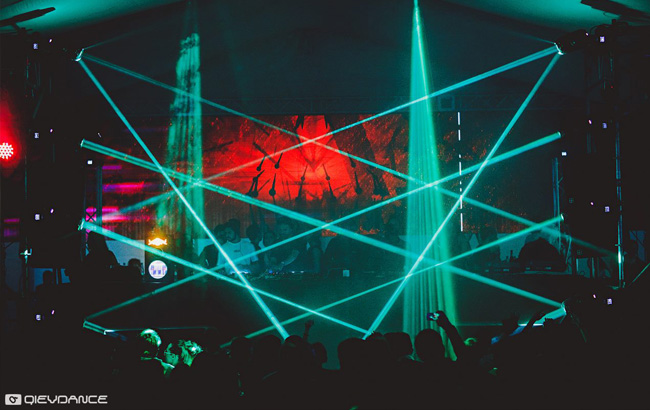 П'ять років у ритмі техно: історія Ostrov Festival