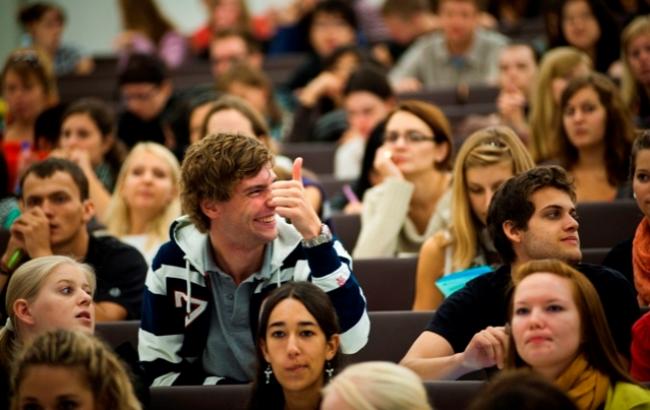 &quot;Навіть не обговорюється&quot;: як і чому молодь з Донбасу обиратиме президента