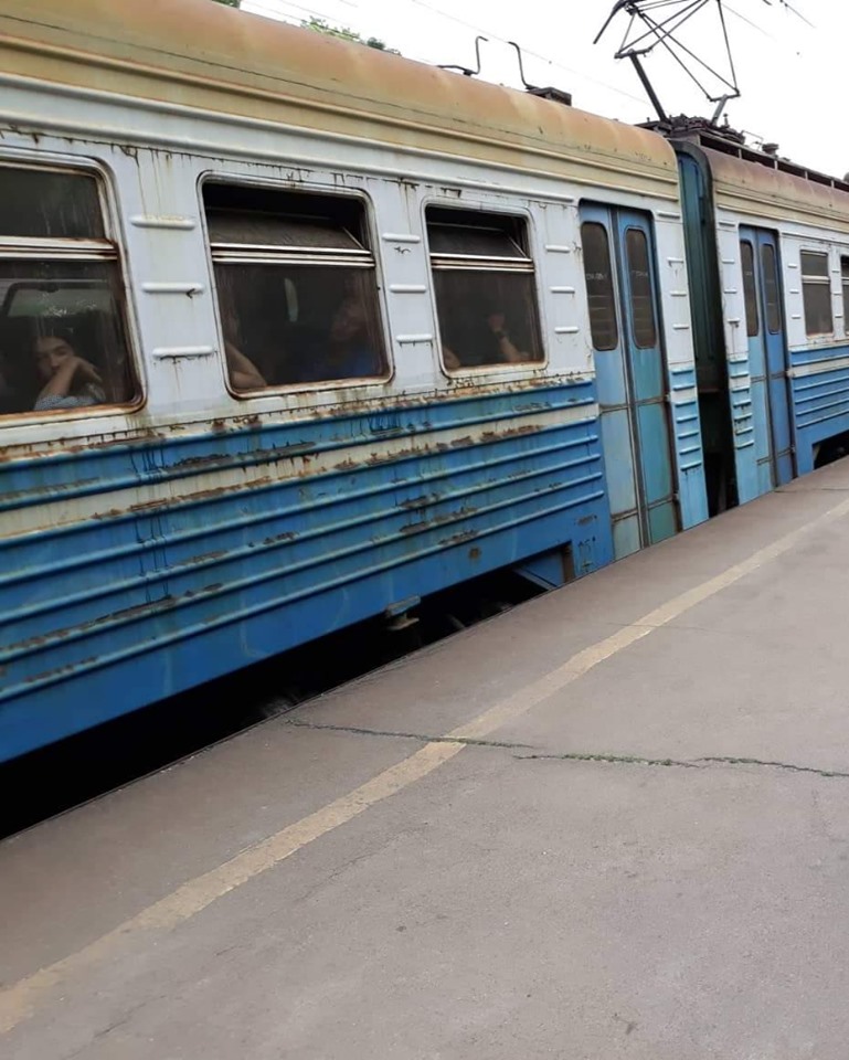 Поїзд з фільму про зомбі: фото електрички розгнівало користувачів мережі