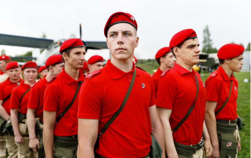 Кримські окупанти набирають дітей в юнацьку армію