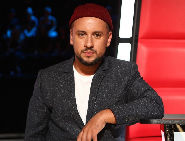 Настя Каменских, MONATIK и Надя Дорофеева рассказали, как относятся к караоке